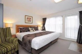 Alexander Inn — 5D/4N Auckland