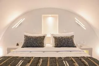 Amerisa Suites — 6D/5N Santorini