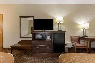 Comfort Inn & Suites Branson Meadows — 4D/3N Branson, MO