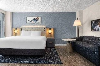 Crowne Plaza Virginia Beach Town Center — 4D/3N Virginia Beach, VA