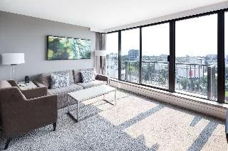 DoubleTree by Hilton Hotel & Suites Victoria — 4D/3N Victoria