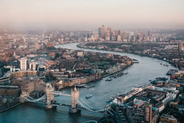 DoubleTree by Hilton London - Ealing Hotel — 4D/3N London