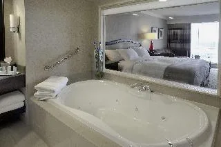Embassy Suites by Hilton Niagara Falls Fallsview — 4D/3N Niagara Falls