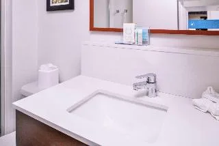 Hampton Inn Albuquerque-University/Midtown — 4D/3N Albuquerque