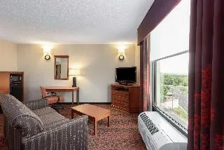 Hampton Inn Branson on the Strip — 4D/3N Branson, MO
