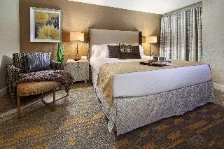 Holiday Inn Club Vacations at Desert Club Resort by IHG — 4D/3N Las Vegas, NV