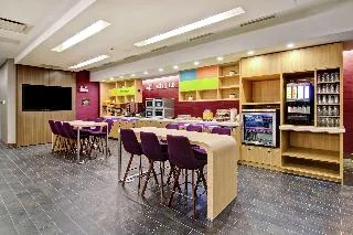 Home2 Suites by Hilton Edmonton South — 4D/3N Edmonton