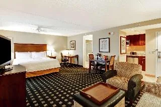 Homewood Suites by Hilton Toronto Airport Corporate Centre — 4D/3N Toronto