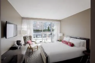 Hotel Blu Vancouver — 4D/3N Vancouver