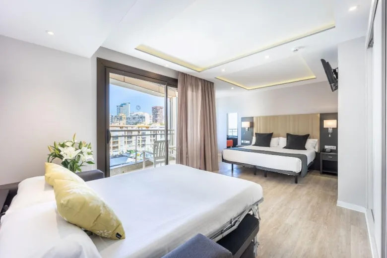 Hotel Cimbel — 5D/4N Benidorm