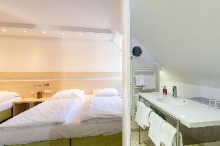 Hotel Uhland — 5D/4N Munich