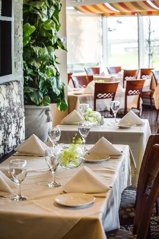 Monte Carlo Inn Vaughan Suites — 4D/3N Toronto