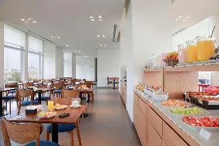 Ramada by Wyndham Buenos Aires Centro — 5D/4N Buenos Aires