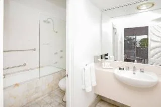 Ramada By Wyndham Cairns City Centre — 4D/3N Cairns, QLD