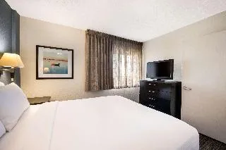 Sonesta Simply Suites Albuquerque — 4D/3N Albuquerque