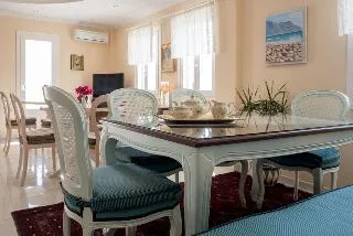 Villa Renos — 6D/5N Santorini